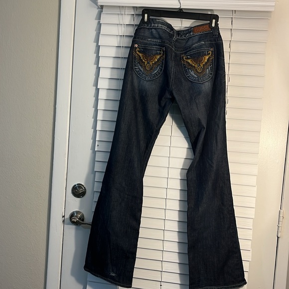 Guess Flare Leg Jeans with Design on Back Pockets. Size 28. - Picture 7 of 9